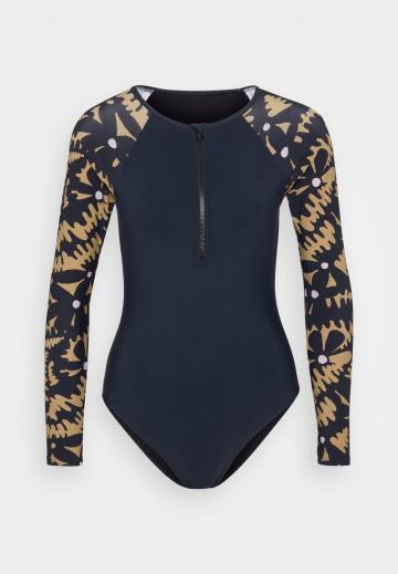 Слитный купальник