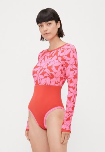 Слитный купальник