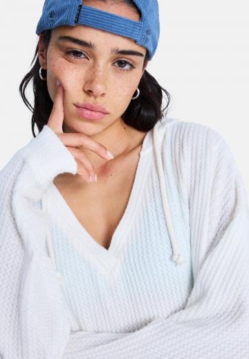 Пуловер с вырезом V