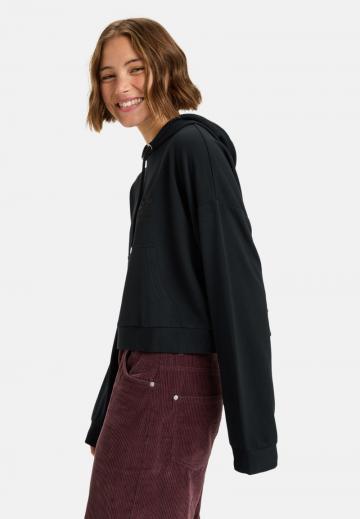 Пуловер с капюшоном