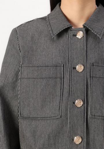 Куртка с накладнымит карманами