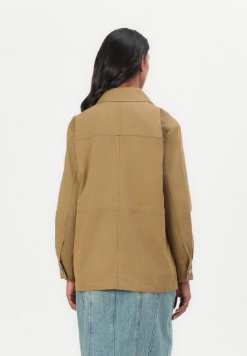 Куртка с накладнымит карманами