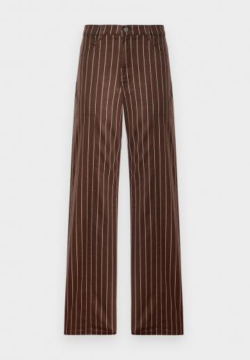 Свободные джинсы