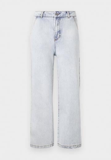 Свободные джинсы