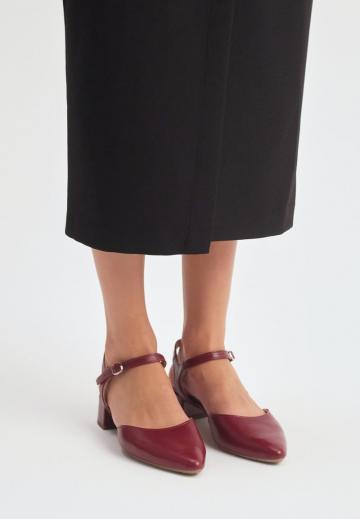 Туфли с ремешком