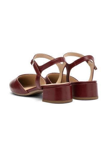 Туфли с ремешком