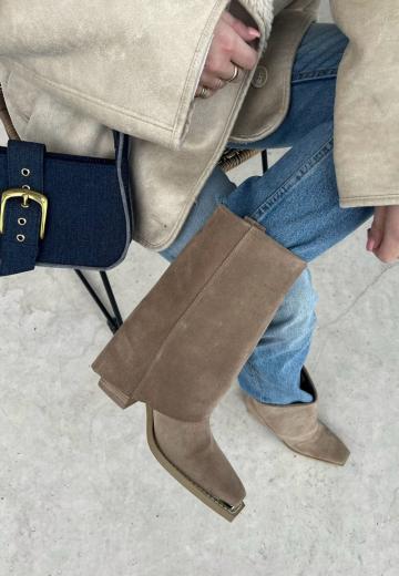 Полусапожки на высоком каблуке