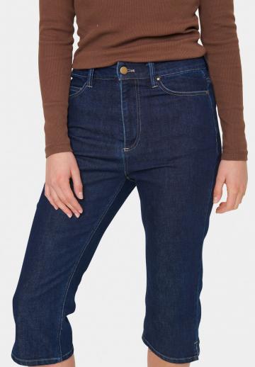 Короткие джинсы