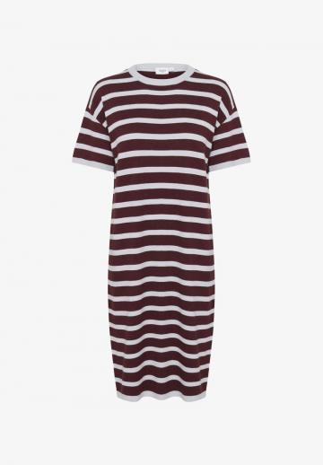 Вязаное платье