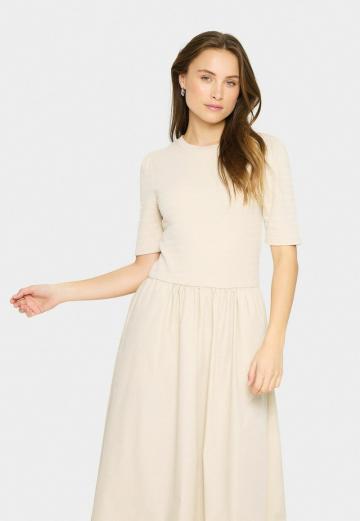 Вязаное платье