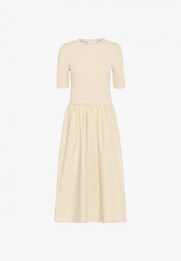 Вязаное платье