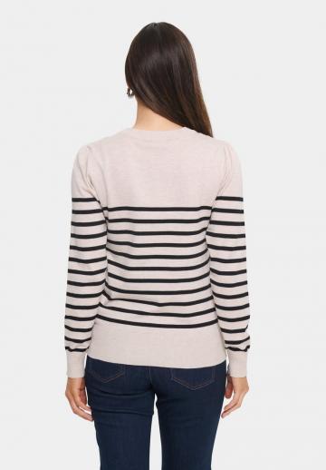 Пуловер в полоску
