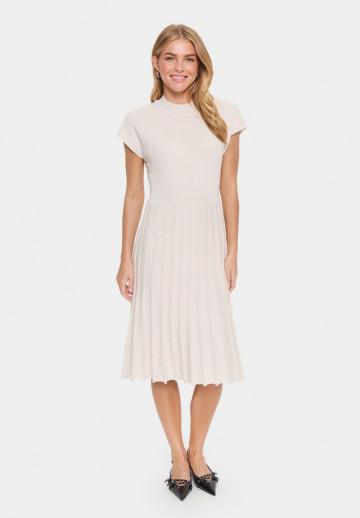 Вязаное платье