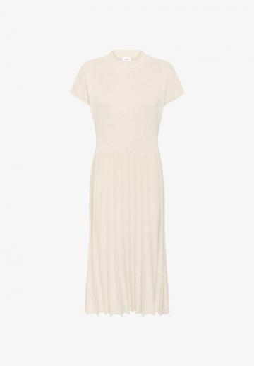 Вязаное платье