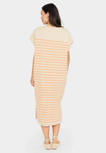 Вязаное платье