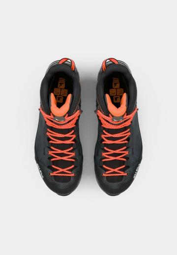 Походные ботинки