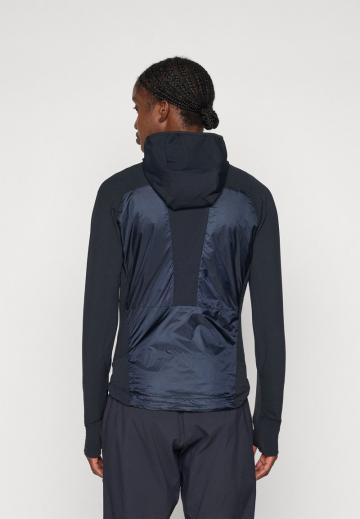 Спортивная куртка