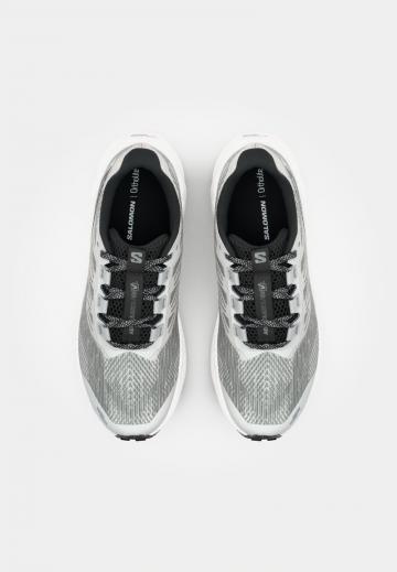 Беговые кроссовки