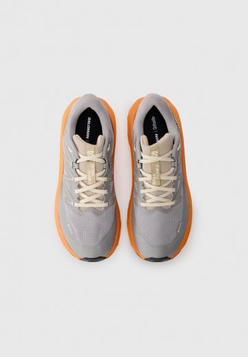 Беговые кроссовки