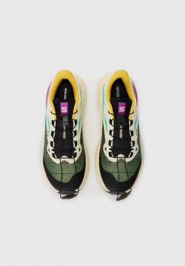 Беговые кроссовки