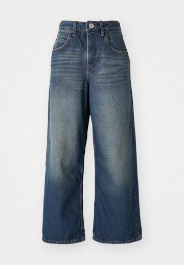 Свободные джинсы