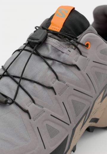 Беговые кроссовки