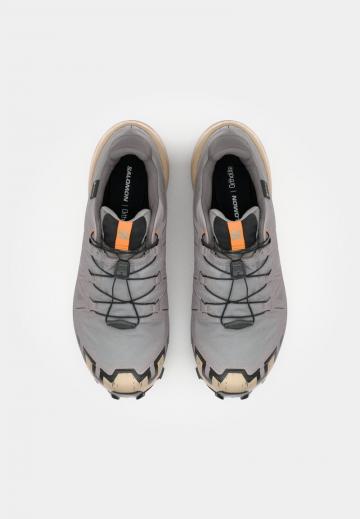 Беговые кроссовки