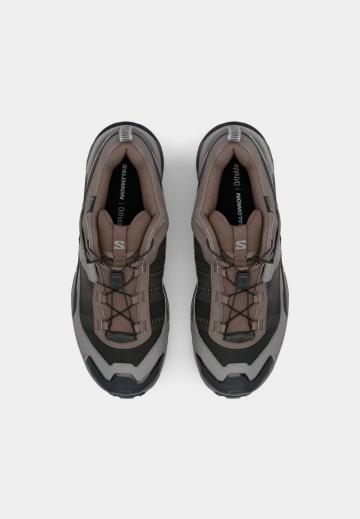 Походные кроссовки