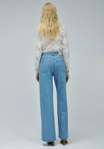 Клешеные джинсы