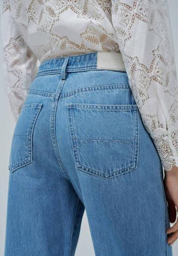 Клешеные джинсы