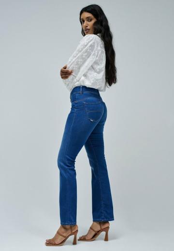 Клешеные джинсы