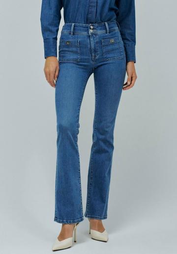 Клешеные брюки