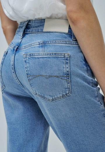 Короткие джинсы