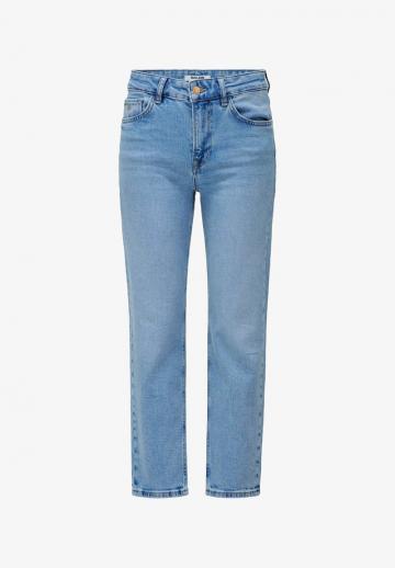 Короткие джинсы