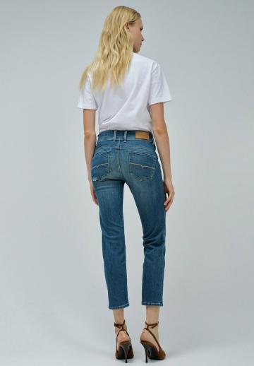 Короткие джинсы