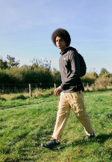 Походные кроссовки