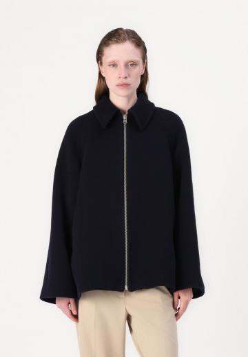 Короткое пальто