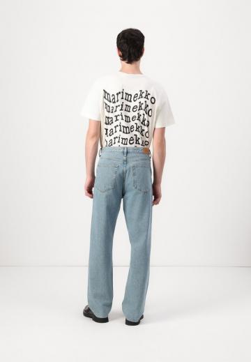 Прямые джинсы