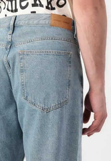 Прямые джинсы