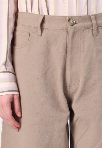 Короткие джинсы