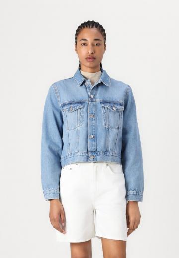 Джинсовая куртка