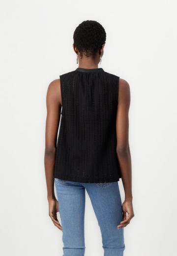 Блузка без рукавов