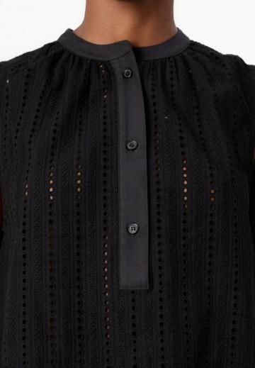 Блузка без рукавов