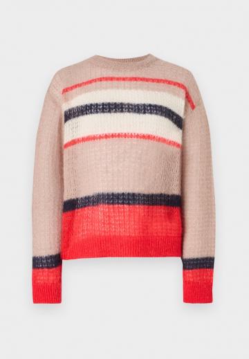 Пуловер в полоску