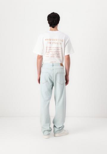 Прямые джинсы