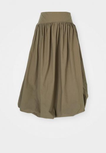 Юбка с накладными карманами