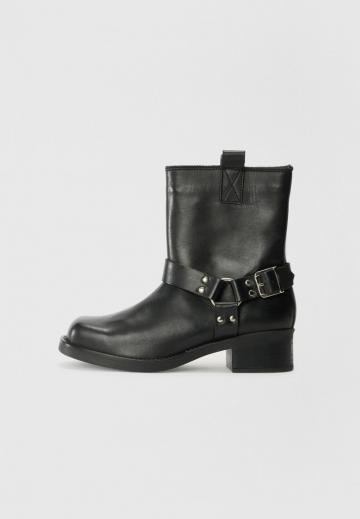 Ковбойские сапожки