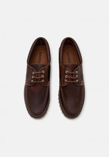 Ботинки на шнуровке