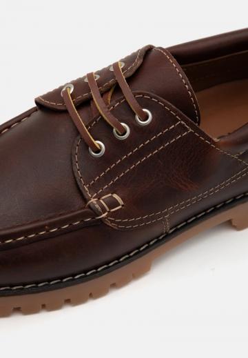 Ботинки на шнуровке