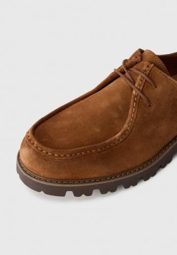 Ботинки на шнуровке